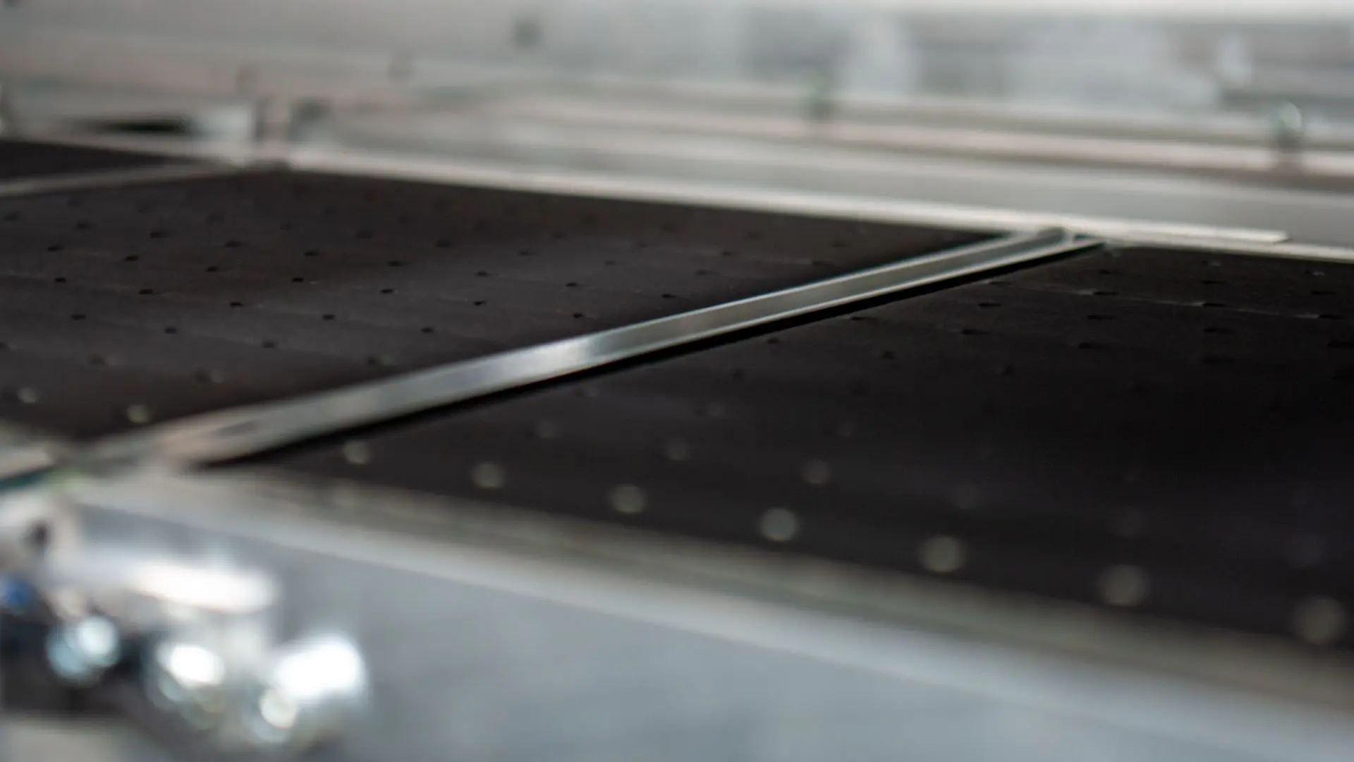 Industrial conveyor system for manufacturing, production